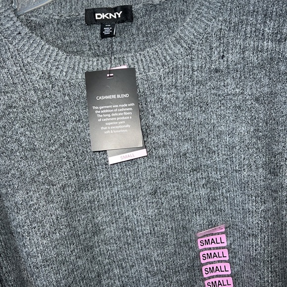 DKNY women’s Cashmere Blend sweater. - Picture 6 of 16
